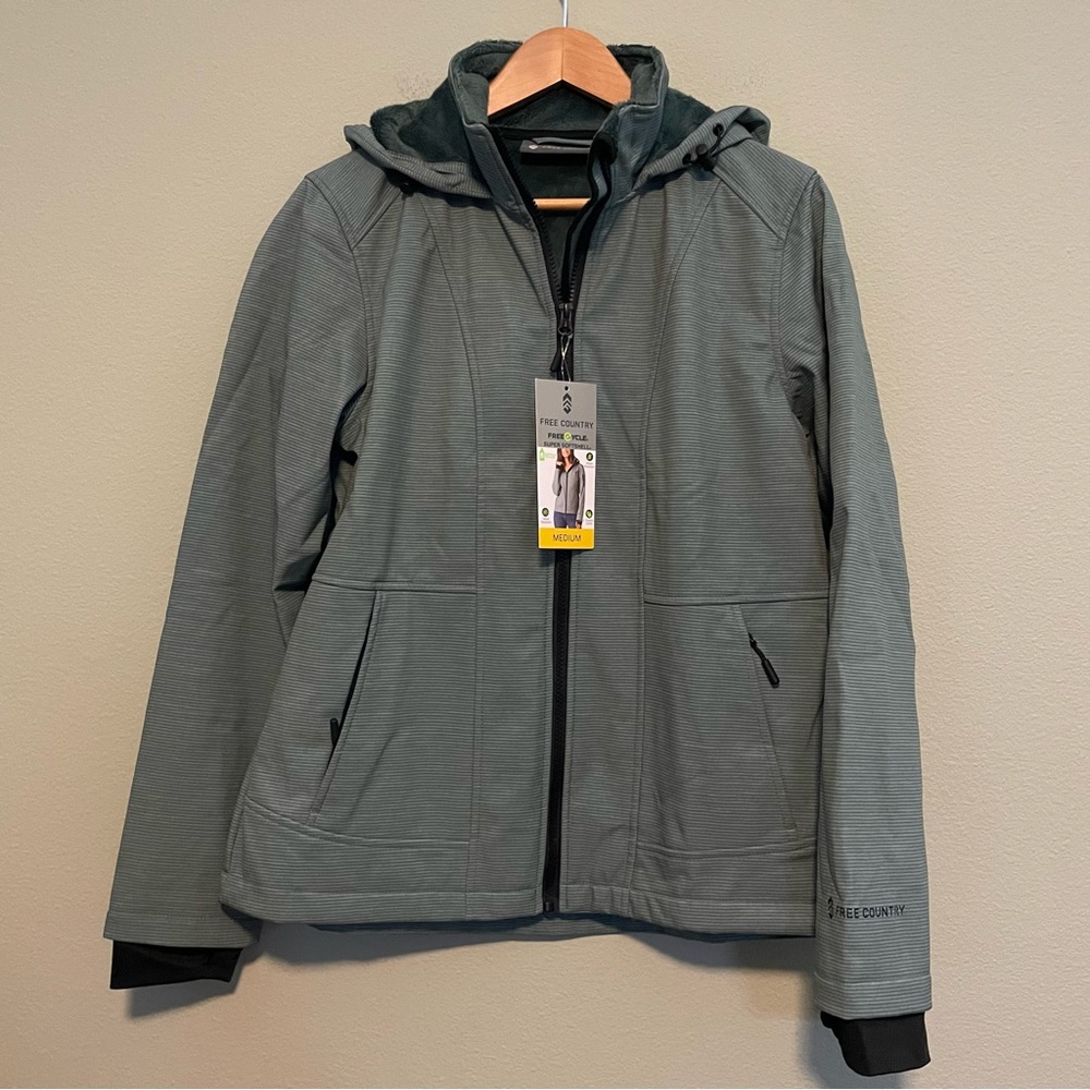 Free Country Super Softshell Jacket in Olive Tree - Size Medium